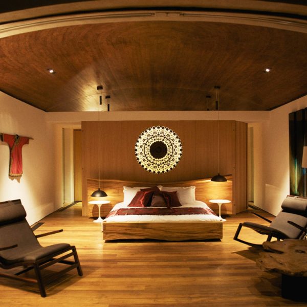 Cheap-villa-interior-bedroom-decor-in-modern-house-inspiration-design
